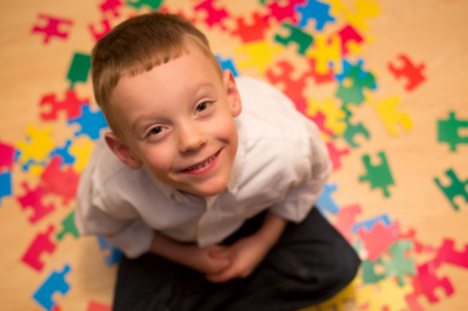 Benefícios da neuromodulação não invasiva em crianças com TEA